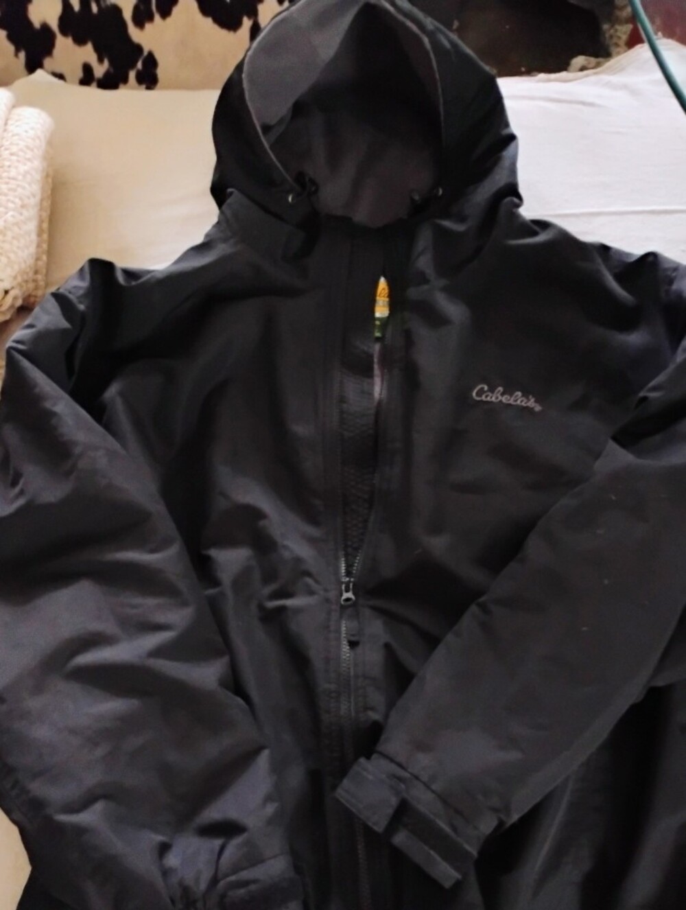 Cabela's ...New Without Tags Men's Black Jacket with Zippered Front